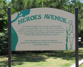 War Memorial And Heroes Avenue, Roma - Accommodation Adelaide 2