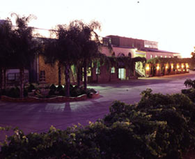 Warburn Estate - Accommodation Adelaide 2
