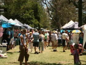 Burleigh Art And Craft Markets - Accommodation Adelaide 1