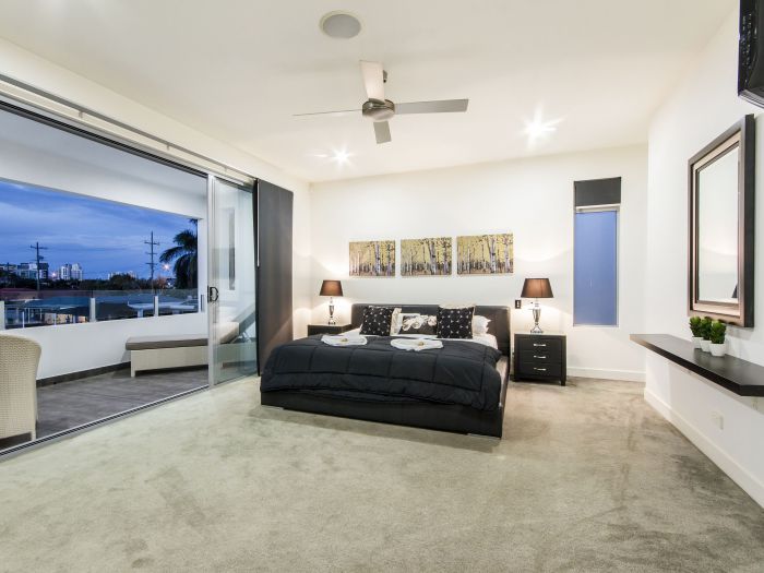 Broadbeach Waters QLD Accommodation Adelaide