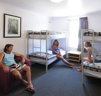 Yamba YHA - Accommodation Adelaide