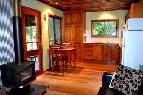 Waterfall Hideout-Rainforest Cabin For Couples - Accommodation Adelaide 3