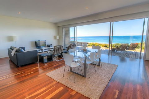 10-Day Surf Adventure From Brisbane To Sydney Including Coffs Harbour, Byron Bay And Gold Coast - Accommodation Adelaide 1