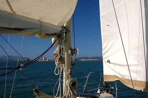Townsville Lunchtime Sailing Cruise Boat Tour - Accommodation Adelaide 1