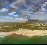 Castaways Beach - Accommodation Adelaide
