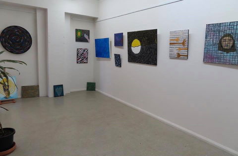Dragonfly Community Gallery - Accommodation Adelaide 0