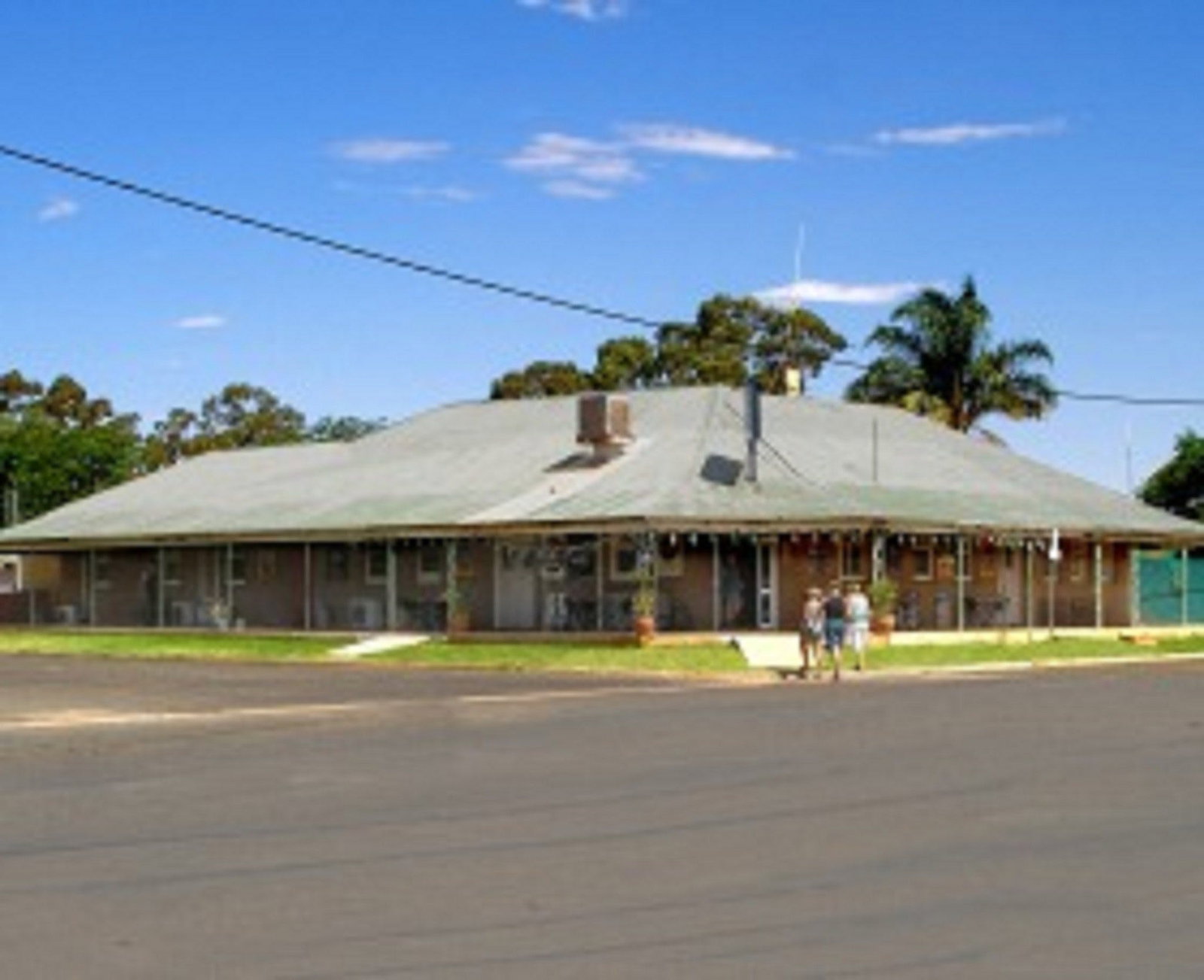 Tullibigeal NSW Accommodation Adelaide