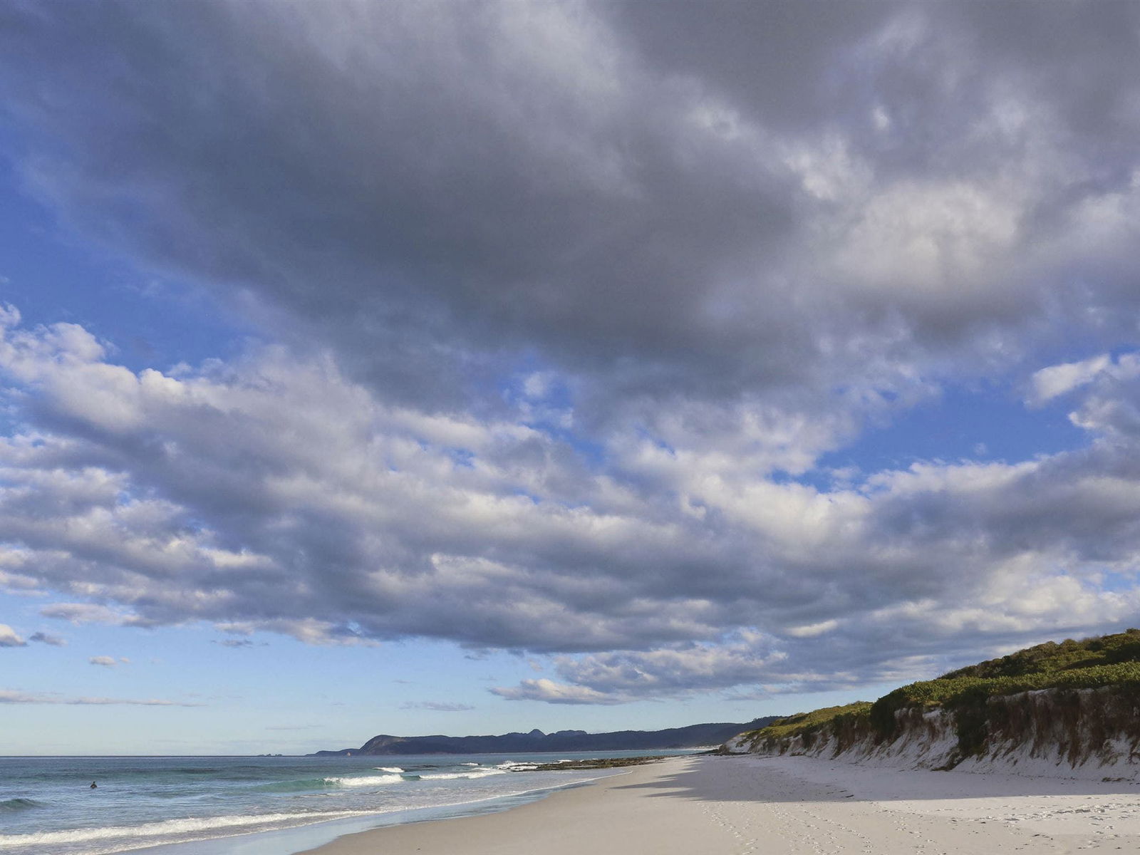 Friendly Beaches TAS Accommodation Adelaide