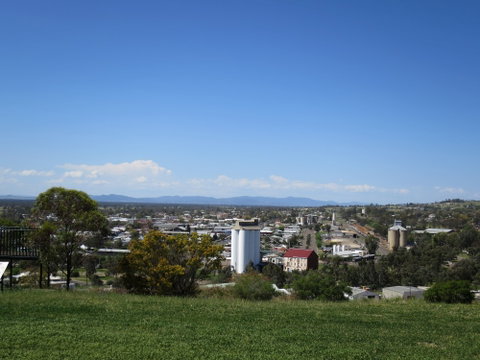 Heritage Sculptures At Pensioners Hill Lookout - Accommodation Adelaide 2