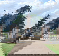 Warwick War Memorial and Gates - Accommodation Adelaide