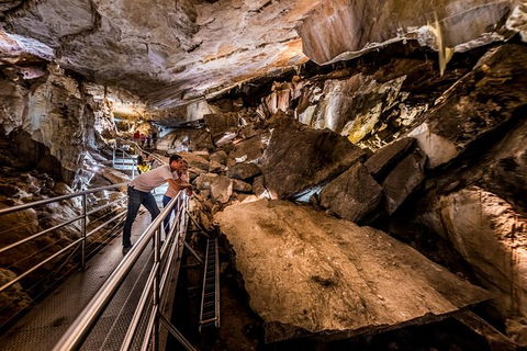 Jenolan Caves: Lucas Cave Tour - Accommodation Adelaide 3
