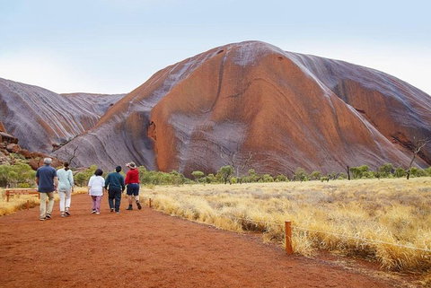 Explore Uluru: 7 Hours Guide Tour At Sunrise With Light Breakfast - Accommodation Adelaide 5