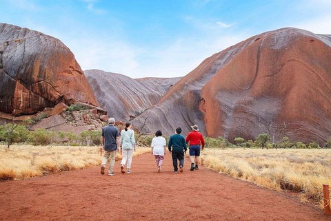 Explore Uluru: 7 Hours Guide Tour At Sunrise With Light Breakfast - Accommodation Adelaide 0