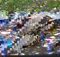 Sunshine Coast Eumundi Markets Return Minibus Transfer - Accommodation Adelaide