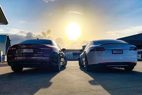 Maserati Quattroporte Limousine Transfer Cairns Airport To Port Douglas - Accommodation Adelaide 9