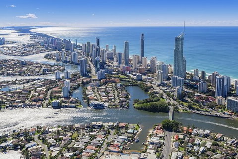 Arrival Private Transfers From Gold Coast Airport OOL To Gold Coast City - Accommodation Adelaide 4