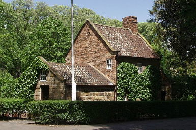 Cooks' Cottage - Accommodation Adelaide 0