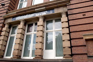 Don't Tell Tom - Accommodation Adelaide 0