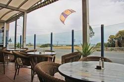 Henley Beach Hotel - Accommodation Adelaide 3