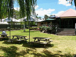 Oakbank Hotel - Accommodation Adelaide 3