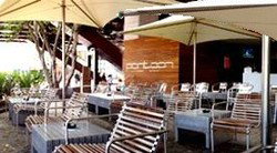Pontoon Bar - Accommodation Adelaide 3
