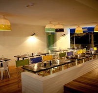 Deck Bar and Dining - Accommodation Adelaide