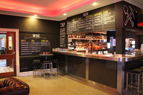 Molly Malones Irish Pub - Accommodation Adelaide 4