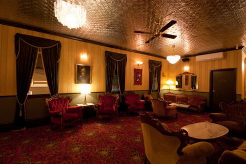 Back Bar Cocktail Lounge & Function Venue - Accommodation Adelaide 3