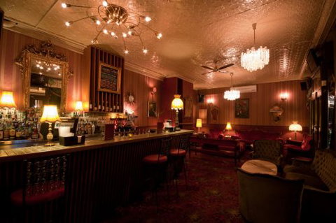 Back Bar Cocktail Lounge & Function Venue - Accommodation Adelaide 4