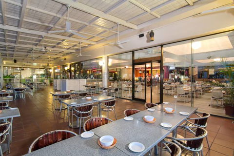 Charlie’s Seafood Buffet - Accommodation Adelaide 3