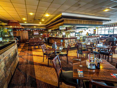 Isa Hotel - Accommodation Adelaide 0