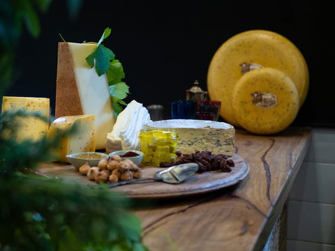 Taste Yarra Valley - Tasting Flights: Wine And Cheese - Accommodation Adelaide 1