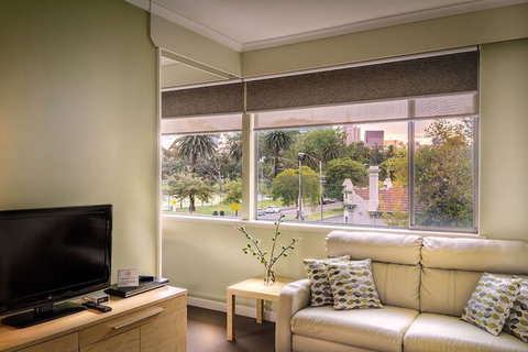 Birches Serviced Apartments - Accommodation Adelaide 5