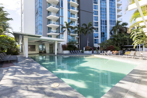 Artique Surfers Paradise - Accommodation Adelaide 4