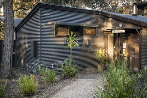 DULC Cabins - Accommodation Adelaide 1