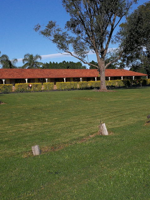 Lakeside Lodge Motel - Accommodation Adelaide 0
