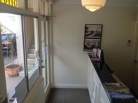The 3 Explorers Motel - Accommodation Adelaide 4