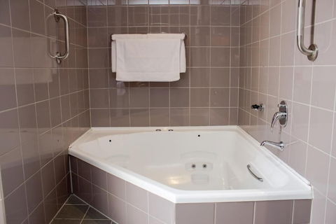Highlander Hotel - Accommodation Adelaide 4