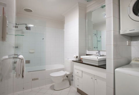 Majestic Old Lion Apartments - Accommodation Adelaide 3