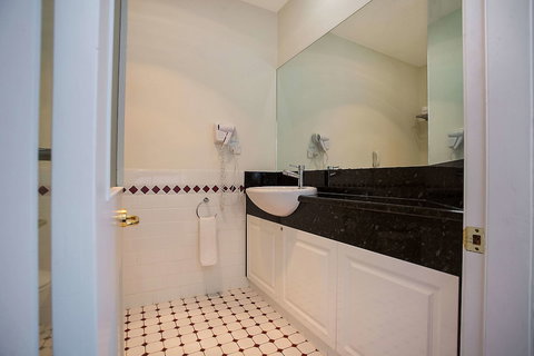 Quality Hotel Bentinck - Accommodation Adelaide 6