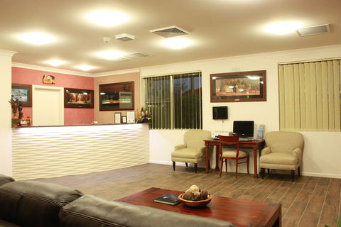 Country Plaza Queanbeyan - Accommodation Adelaide 4