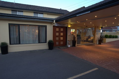 Country Plaza Queanbeyan - Accommodation Adelaide 2