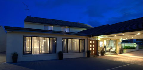 Country Plaza Queanbeyan - Accommodation Adelaide 0