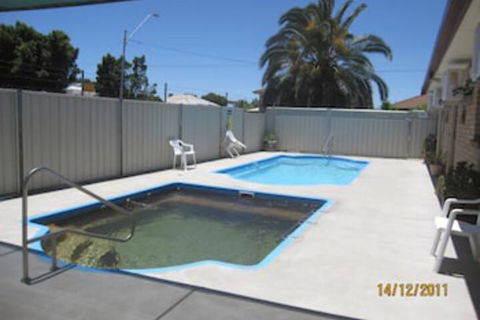 Dragon Phoenix Motel & Restaurant - Accommodation Adelaide 7