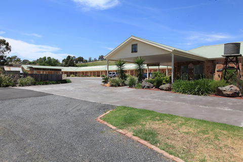 Tuckerbox Motor Inn - Accommodation Adelaide 1