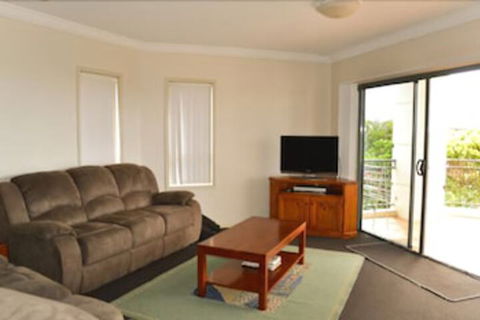 The Breakers Yamba - Accommodation Adelaide 4