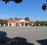 Bishops Lodge Narrandera - Accommodation Adelaide