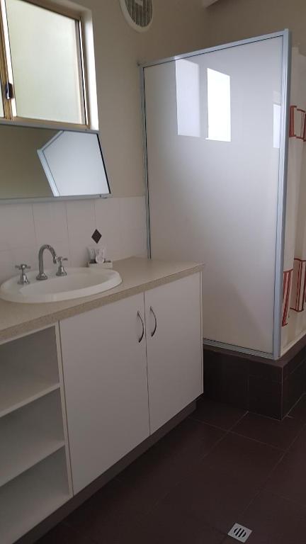 Lilacs Waterfront Villas & Cottages - Accommodation Adelaide 1
