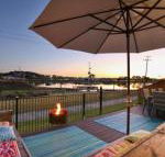 Lakeside Deck House - Accommodation Adelaide