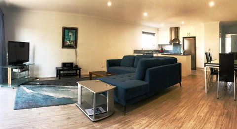 Unit 8 Boardwalk - Accommodation Adelaide 5